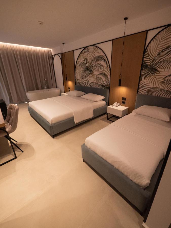Colosseum Hotel Ksamil Exterior photo